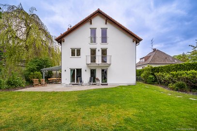 Am Ostpark - mit viel Platz für Familien. Helle DHH (KfW60) mit großem Garten, Terrasse & Garage.