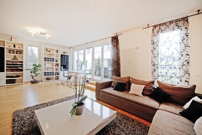 Perfekt für Familien! Moderne 4-Zimmer-Wohnung mit großem Süd-Balkon! Kleine Wohnanlage, ruhig und sonnig!